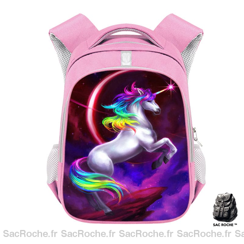 Sac à dos de CP pour enfant, rose, avec une photo de licorne multicolore qui cabre sur la poche avant, présenté sur fond blanc