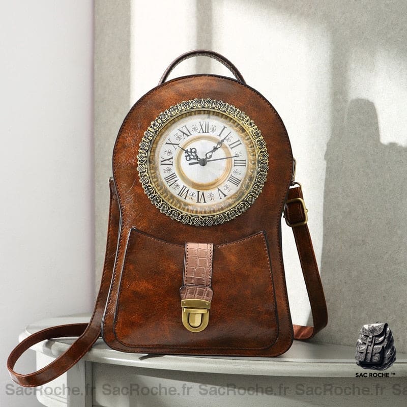 Sac à dos vintage horloge marron avec un fond un mur blanc