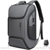 Sac à dos de luxe pour ordinateur portable gris et noir avec un fond blanc