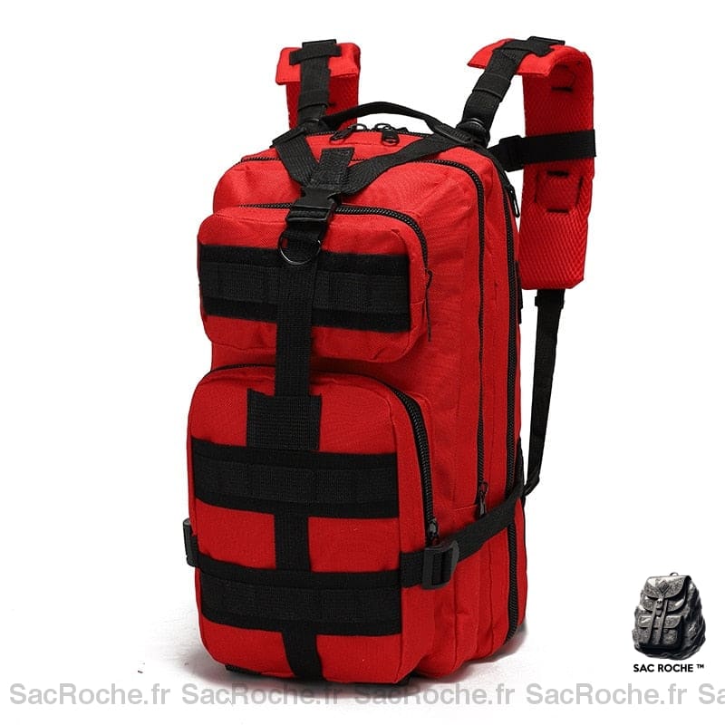 Sac à dos militaire 30L rouge et noir avec un fond blanc