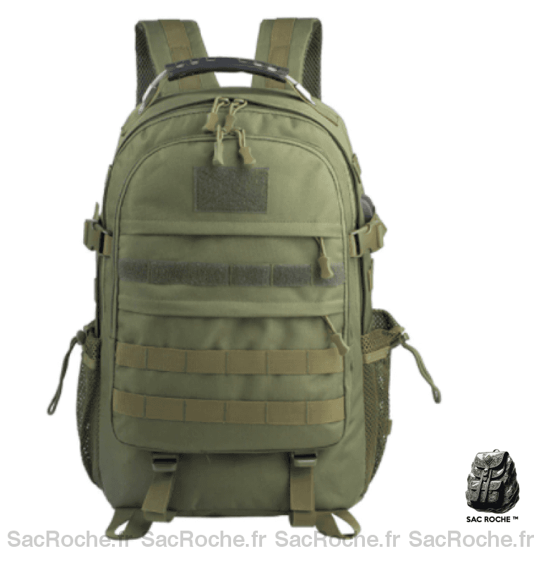Sac à dos militaire de grande capacité et étanche vert avec un fond blanc