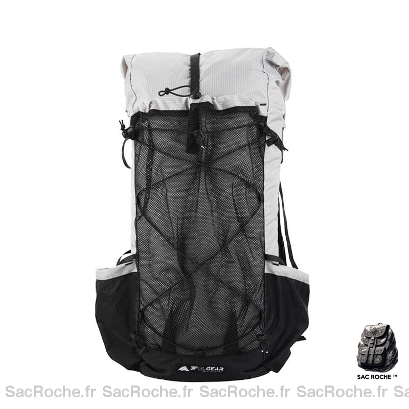 Sac à dos pour le ski de randonnée gris et noir avec un fond blanc