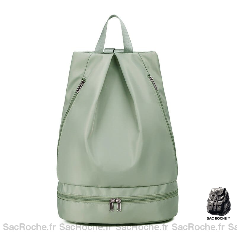 Sac à dos sport et natation pour femme vert avec un fond blanc