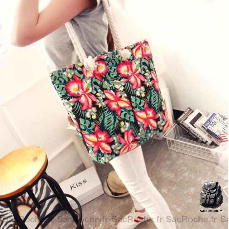 Sac cabas floral de plage pour femme multicolore avec une femme qui porte le sac