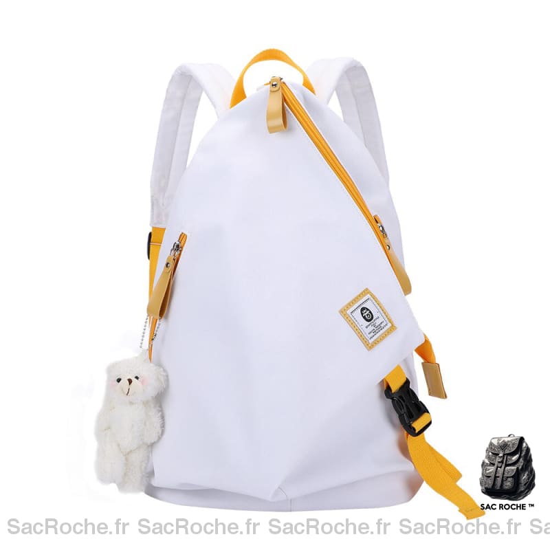 Sac à dos femme personnalisé en coton blanc avec un fond blanc