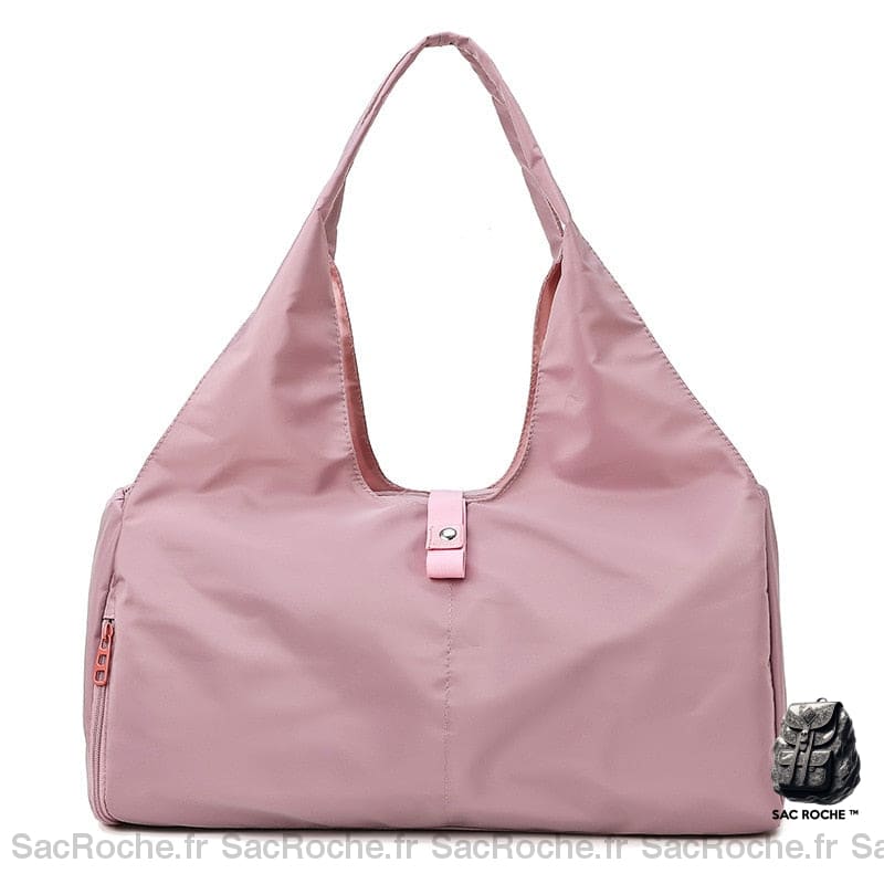 Sac de sport pour femme en nylon rose avec un fond blanc