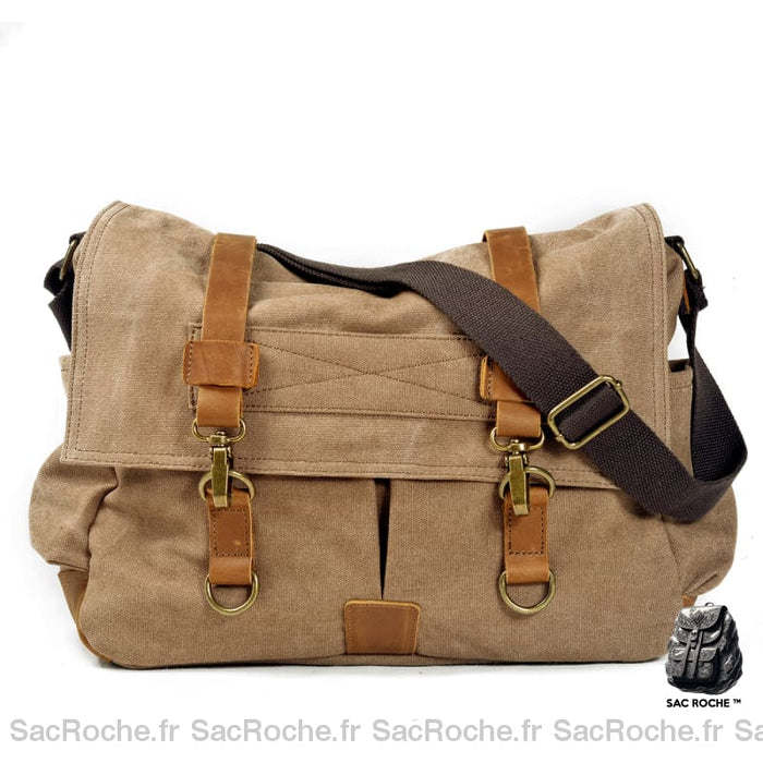 Sac en toile à bandoulière pour hommes marron avec un fond blanc